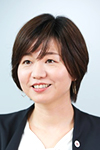 女性小児歯科委員会企画リレー講演の演者、銘苅 桂子 先生の顔写真